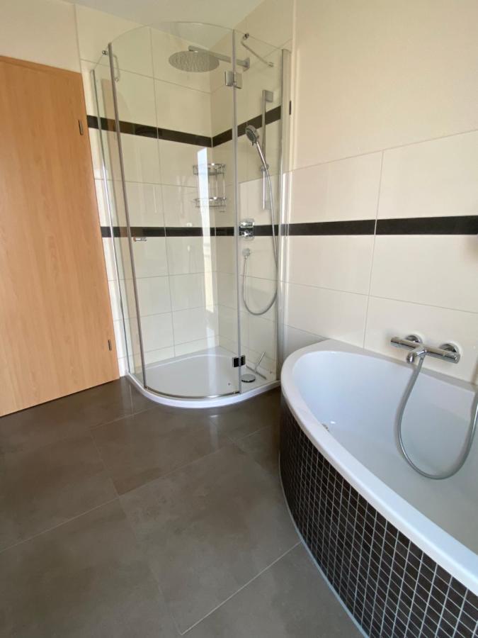 Elviras Apartment Singen Chambre photo